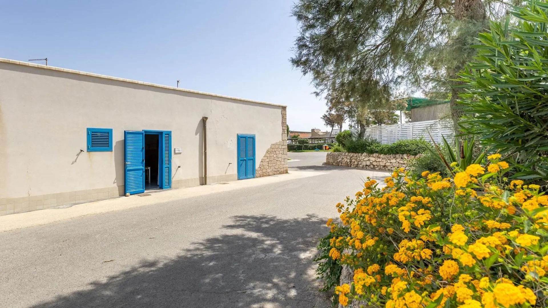 בית נופש פונטה בראצ'טו Rocca Dei Tramonti Apartments איטליה